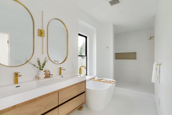Bathroom, Dual Sink Vanities, Free Standing Baths, Interior, Recessed Lighting