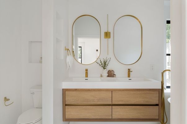 Bathroom, Dual Sink Vanities, Interior