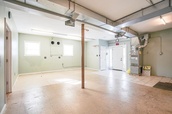 Garage, Interior