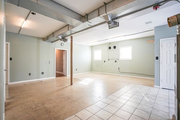 Garage, Interior