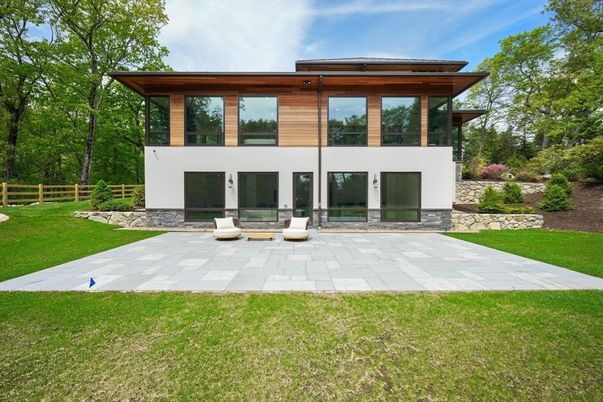 Backyard, Exterior, Facade, Modern