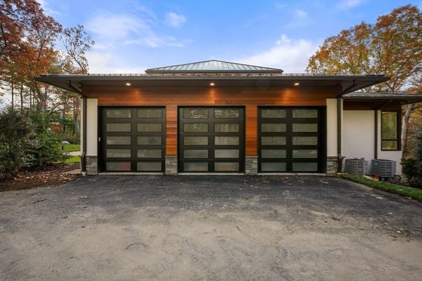 Detached Garage, Exterior