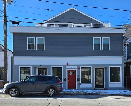 Exterior, Facade, American Foursquare