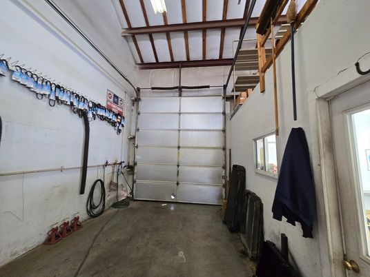 Garage, Interior