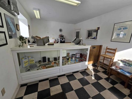 Home Office, Interior