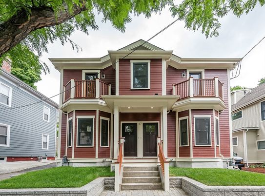 Exterior, Facade, American Foursquare