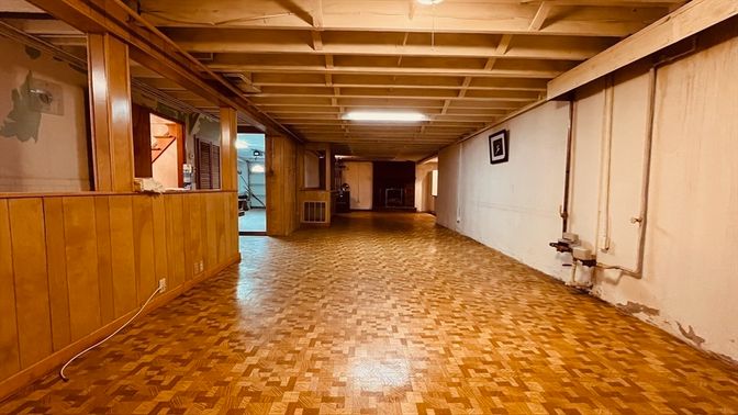 Interior, Wooden Beams