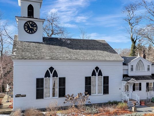 Exterior, Facade, Cape Cod