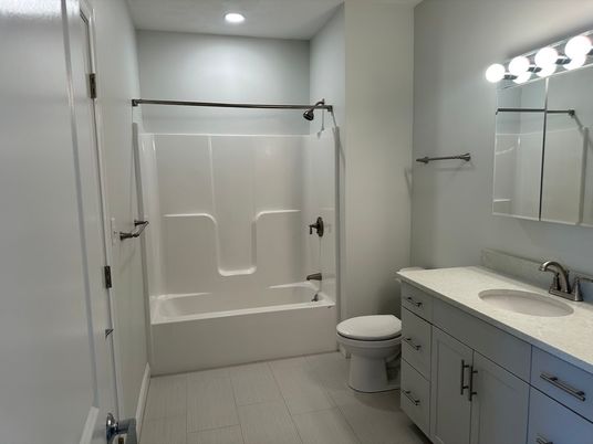 Bathroom, Dual Sink Vanities, Interior, Recessed Lighting