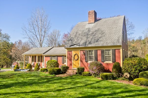Backyard, Exterior, Facade, Cape Cod