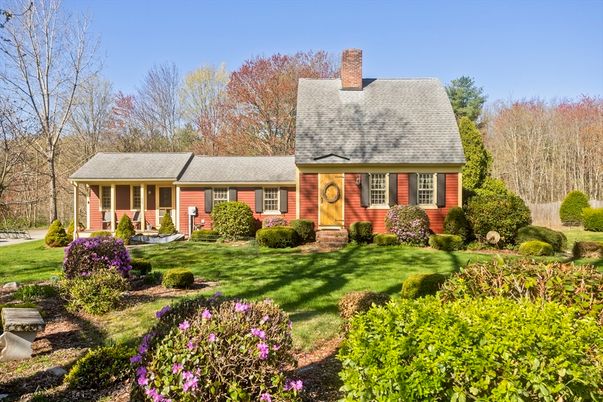 Exterior, Facade, Cape Cod