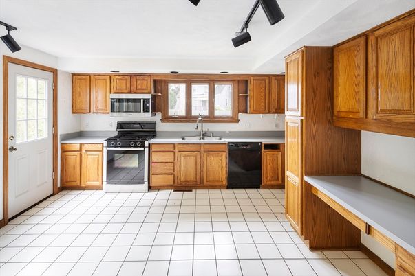 Interior, Kitchen, Stainless Steel Appliances