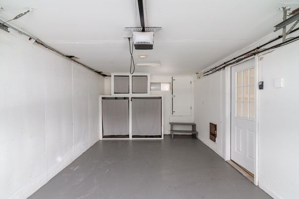 Garage, Interior