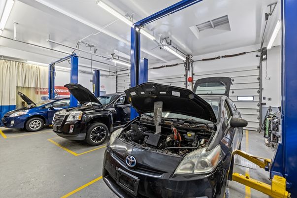 Garage, Interior