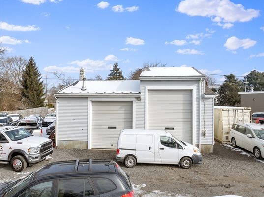 Detached Garage, Exterior