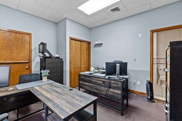 Home Office, Interior