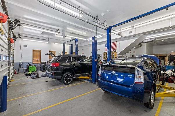 Garage, Interior