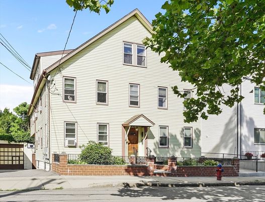 Exterior, Facade, Queen Anne Victorian
