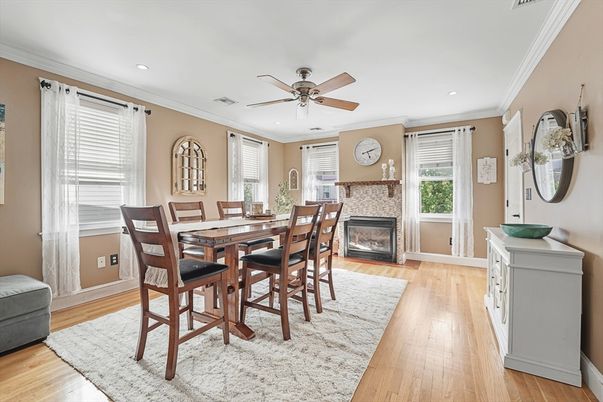 Dining room, Fireplace, Interior, Recessed Lighting, Wood Texture Flooring
