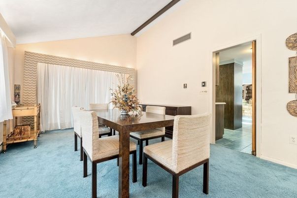 Dining room, Interior