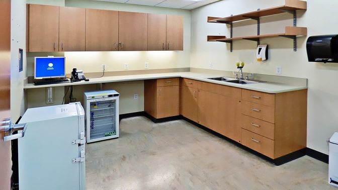 Interior, Kitchen, Washer, Wood Texture Flooring
