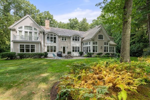 Backyard, Exterior, Facade, Queen Anne Victorian