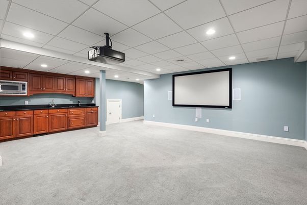 Empty room, Interior, Projection Screen, Recessed Lighting