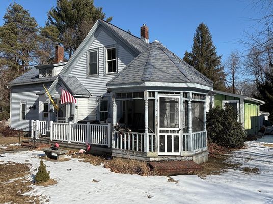 Backyard, Exterior, Facade, Queen Anne Victorian