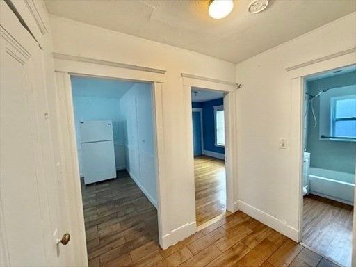Empty room, Interior, Washer, Wood Texture Flooring