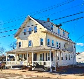 Attached, Exterior, Facade, Queen Anne Victorian