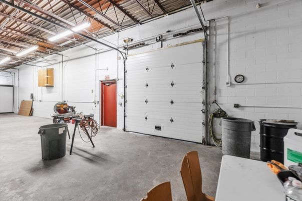 Garage, Interior
