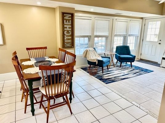 Dining room, Interior, Recessed Lighting