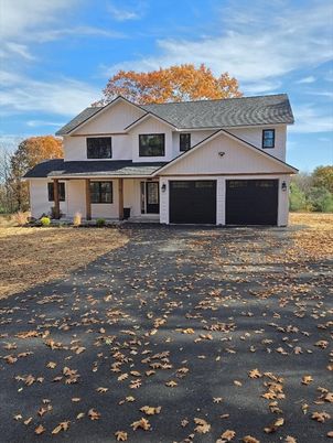 Attached, Exterior, Facade, Farmhouse