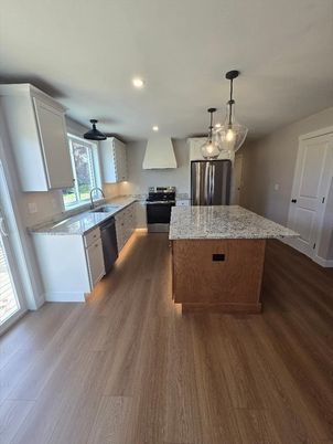 Chandelier, Interior, Kitchen, Pendant Lights, Recessed Lighting, Stainless Steel Appliances, Wood Texture Flooring