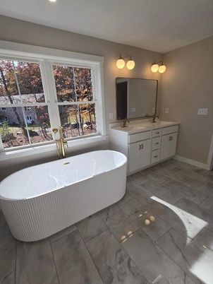 Bathroom, Dual Sink Vanities, Free Standing Baths, Interior, Recessed Lighting