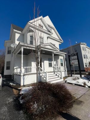 Exterior, Facade, Queen Anne Victorian