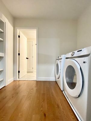 Interior, Washer, Wood Texture Flooring