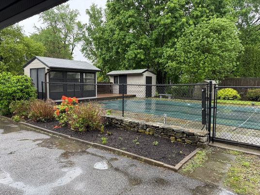 Exterior, Tennis Courts