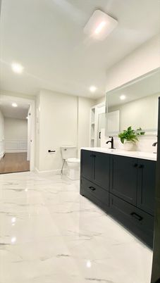 Bathroom, Dual Sink Vanities, Interior, Marble, Recessed Lighting