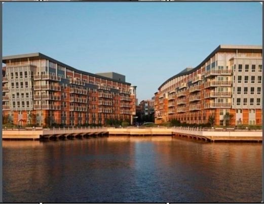 Exterior, Lake