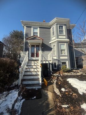 Exterior, Facade, Queen Anne Victorian