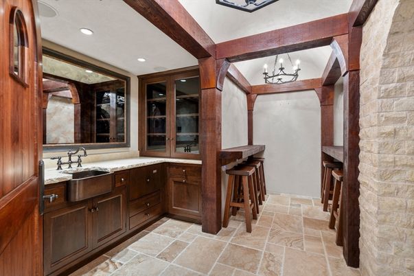 Bathroom, Chandelier, Interior, Recessed Lighting, Stone Walls, Walk-in Closets