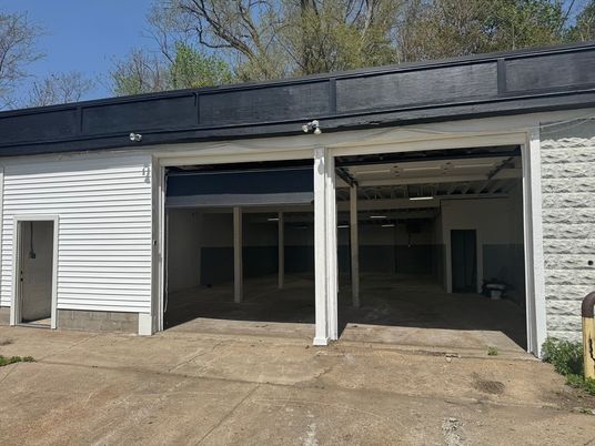 Detached Garage, Exterior
