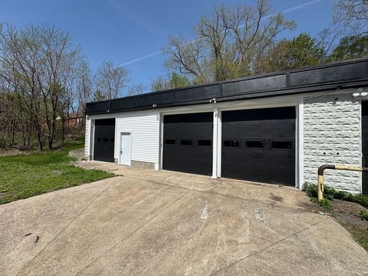 Detached Garage, Exterior