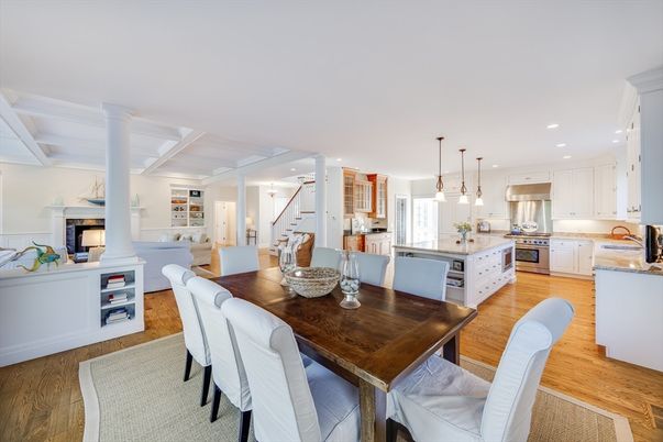Dining room, Interior, Kitchen, Living room, Pendant Lights, Recessed Lighting, Stainless Steel Appliances, Wood Texture Flooring