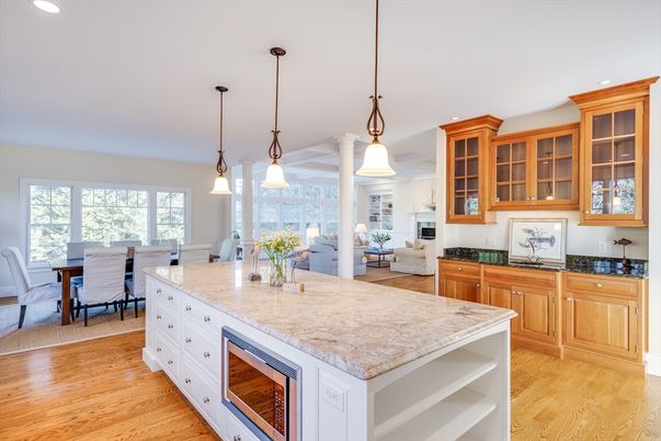 Dining room, Interior, Kitchen, Living room, Pendant Lights, Recessed Lighting, Wood Texture Flooring