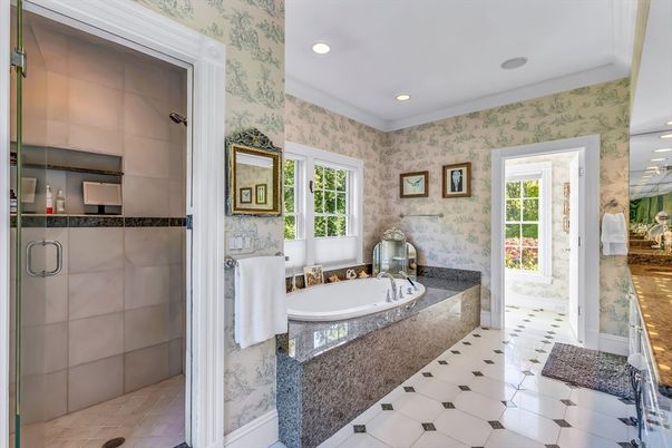 Bathroom, Interior, Recessed Lighting