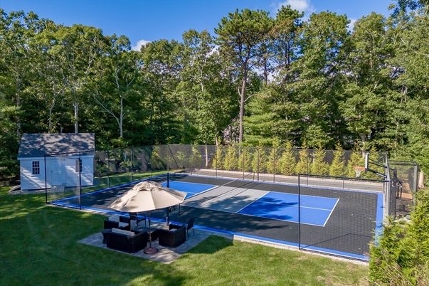 Exterior, Tennis Courts