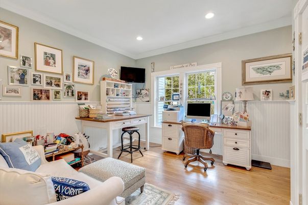 Home Office, Interior, Recessed Lighting, Wood Texture Flooring