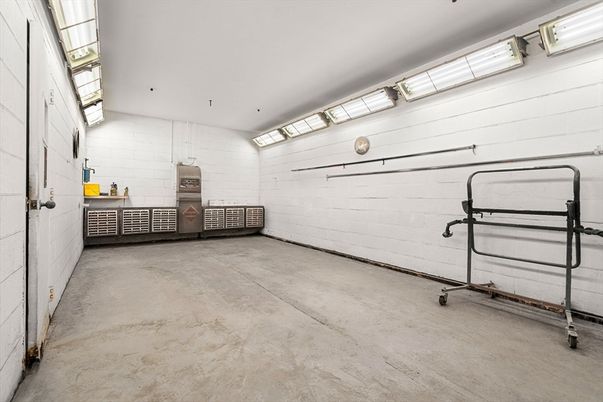 Garage, Interior